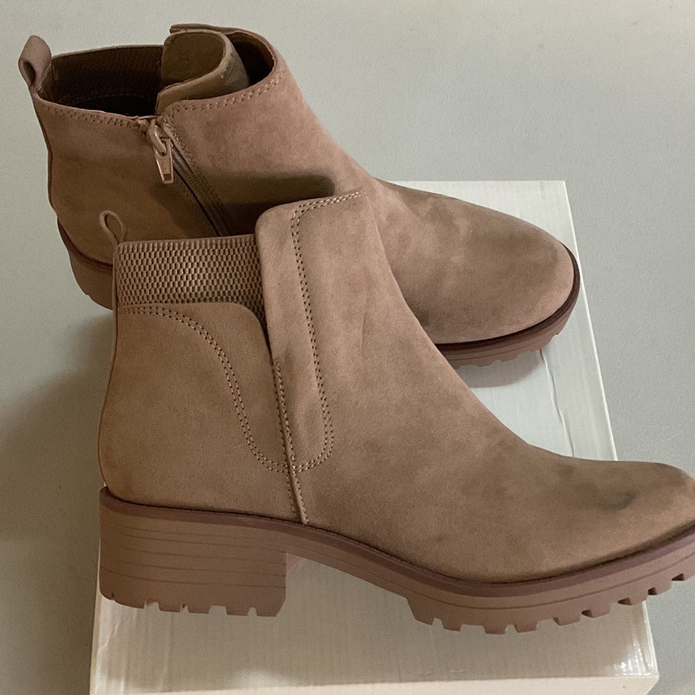 Sun + Stone Women's Brown Ankle Booties
